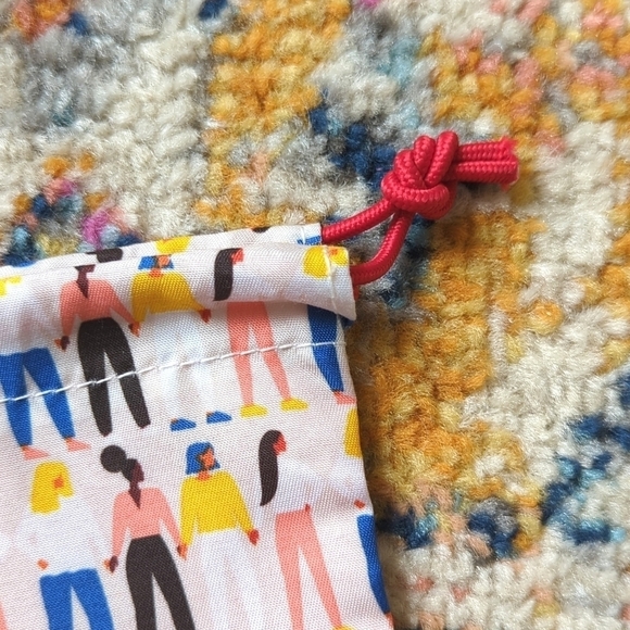 ipsy Women United in Friendship Glam Bag Plus March 2021 - Picture 4 of 10